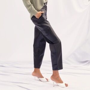 Aritzia Wilfred Sz 4 Modern Cargo Pant In Black Vegan Leather